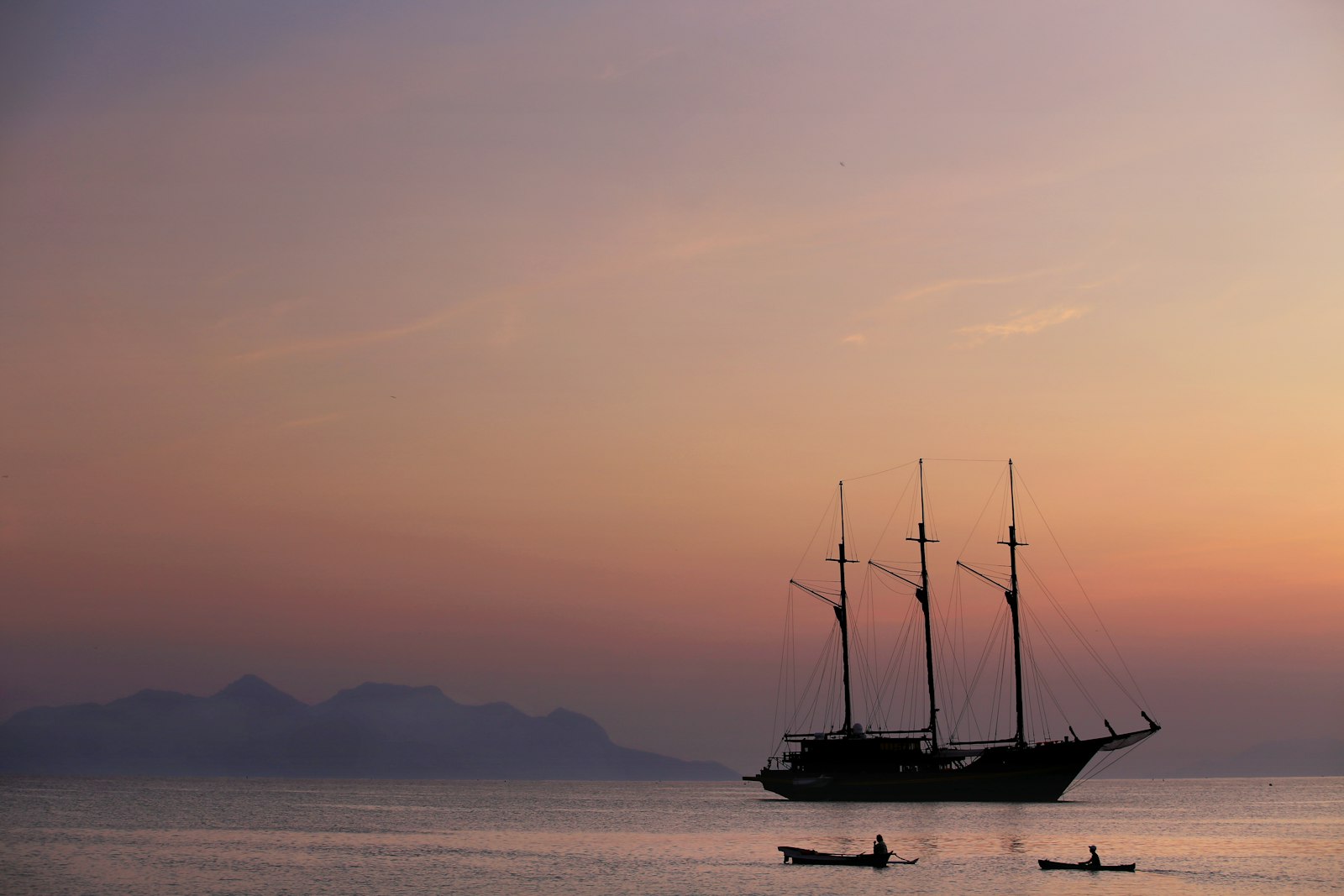 Dry Season vs Rainy Season Diving in Komodo: What Actually Changes
